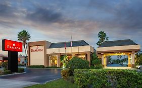 Ramada By Wyndham Orlando Florida Mall Exterior photo